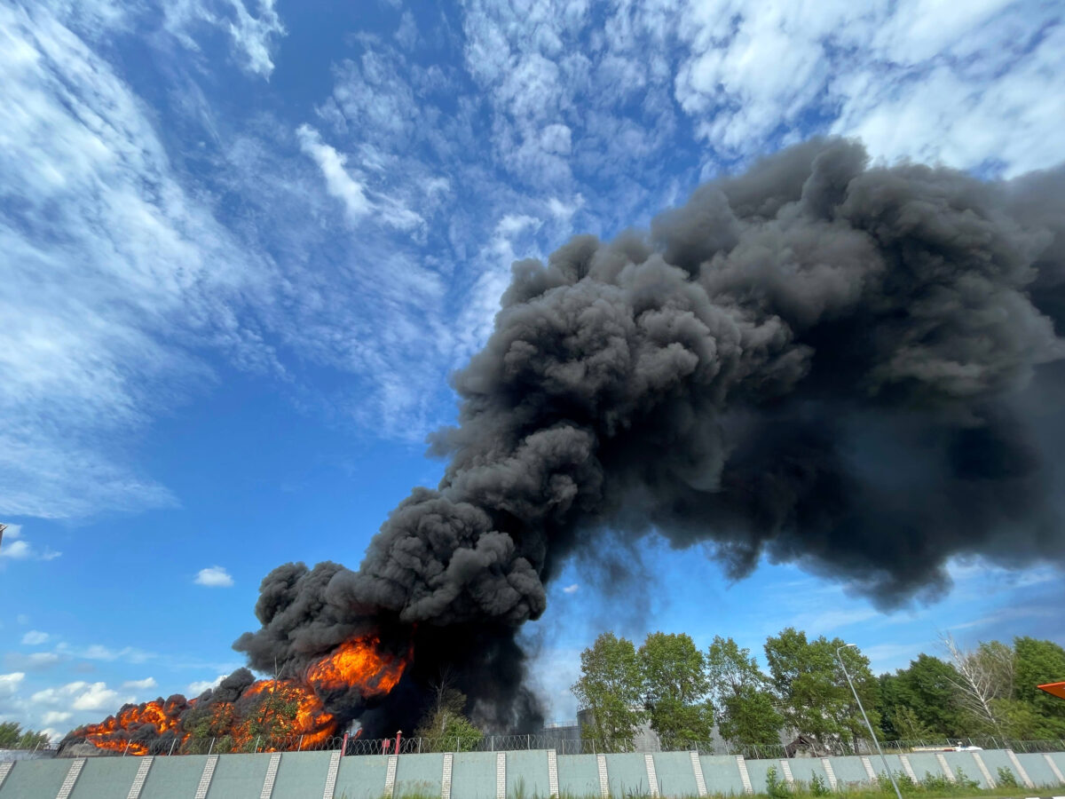 Ukraine, drones strike Russian city of Voronezh: explosions and fires Ukraine, drones strike Russian city of Voronezh: explosions and fires