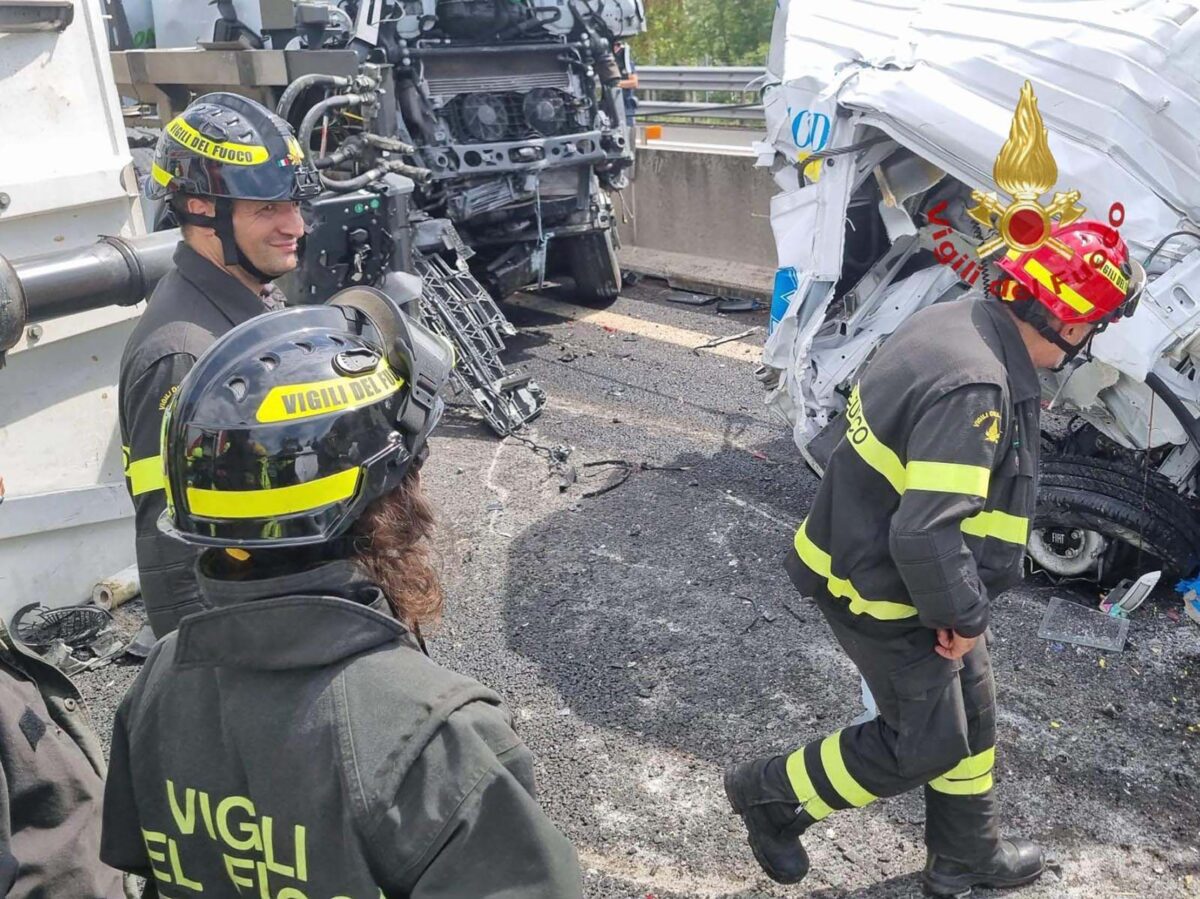 Road accidents: lorry-car collision leaves four dead in the province of Agrigento