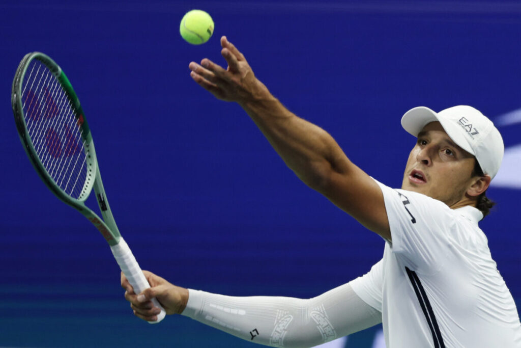Tennis: ATP Vienna, Darderi beats Arnaldi in the all-Italian clash and progresses to the last 16