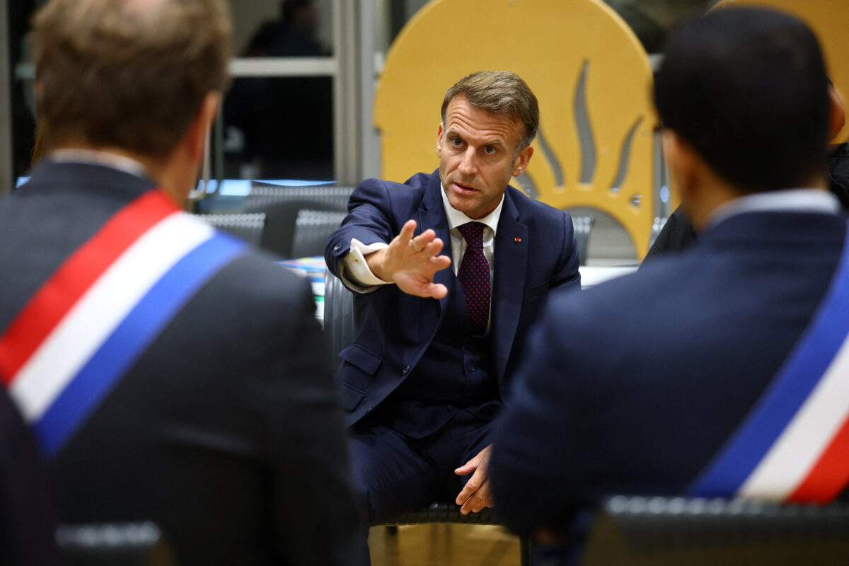 France, Macron: “It’s not normal for the country to be in turmoil six months before the presidential election”