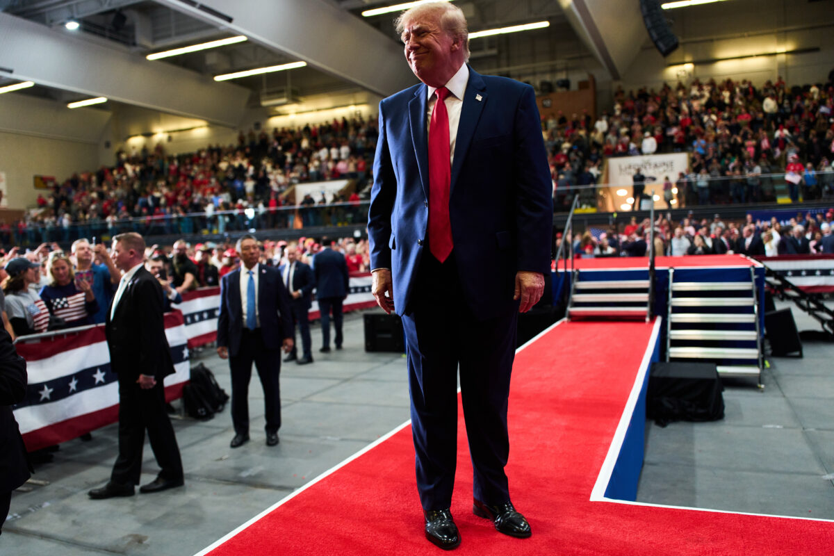 US: Trump confirms he is considering moving journalists out of the White House briefing room