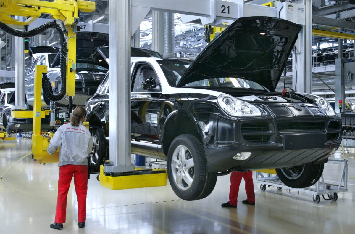 Istat: industrial turnover in August down 0.9 per cent month-on-month, up 4.2 per cent year-on-year