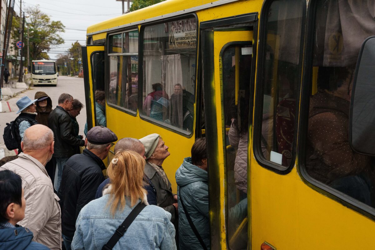 Ukraine: the ceasefire in Oleshky is holding; a humanitarian operation is under way