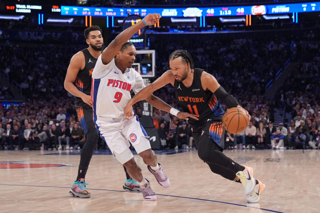 NBA: First win for the Knicks; the Lakers lose at home