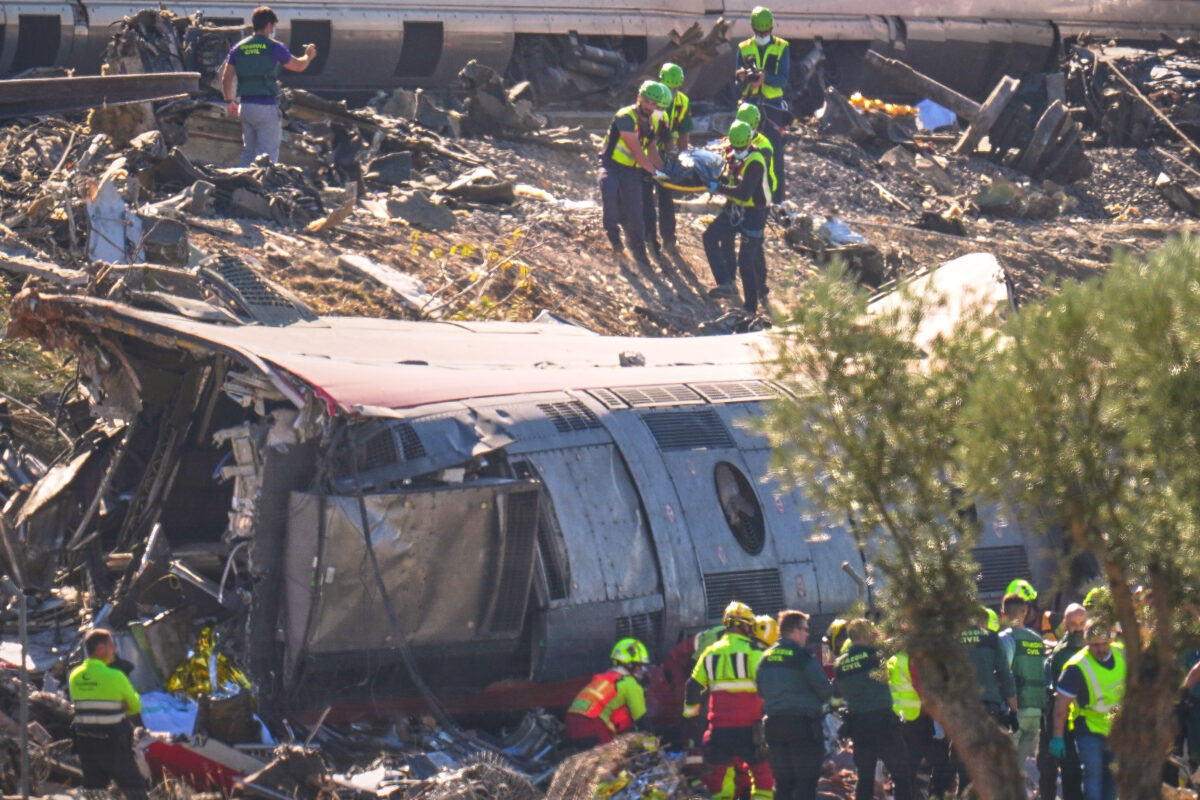 Spain: train crash, Italian woman missing