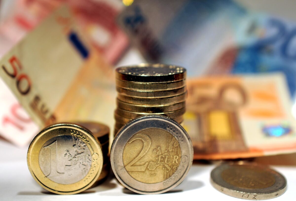 GDP: Istat estimate – unchanged in the third quarter and up 0.8 per cent year-on-year GDP: Istat estimate – unchanged in the third quarter and up 0.8 per cent year-on-year