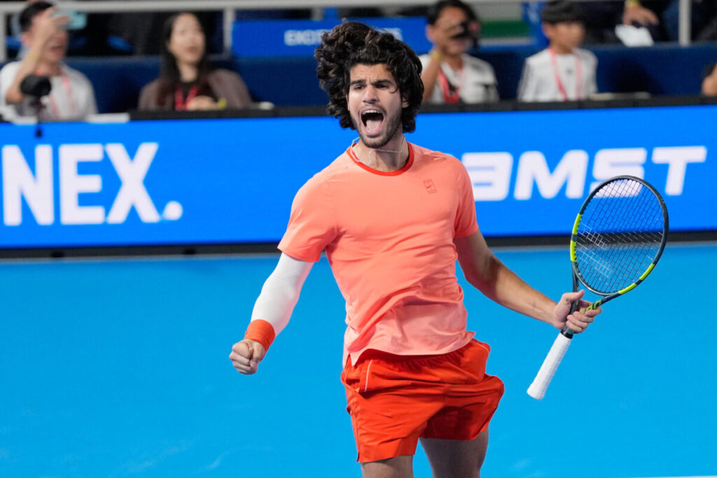 ATP Vienna: Alcaraz reaches the semi-finals, beating Paul in two sets