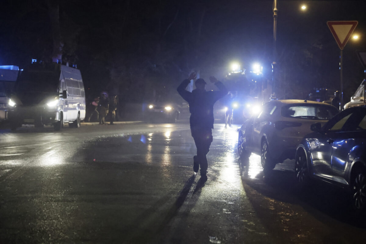 General strike: protesters attempt to break through police cordon; eight arrested in Rome