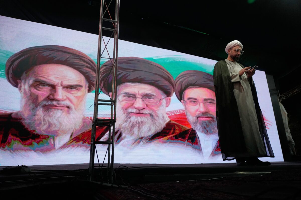 Iran, Khamenei: “In the event of enemy raids, a response with no geographical limits” Iran, Khamenei: “In the event of enemy raids, a response with no geographical limits”