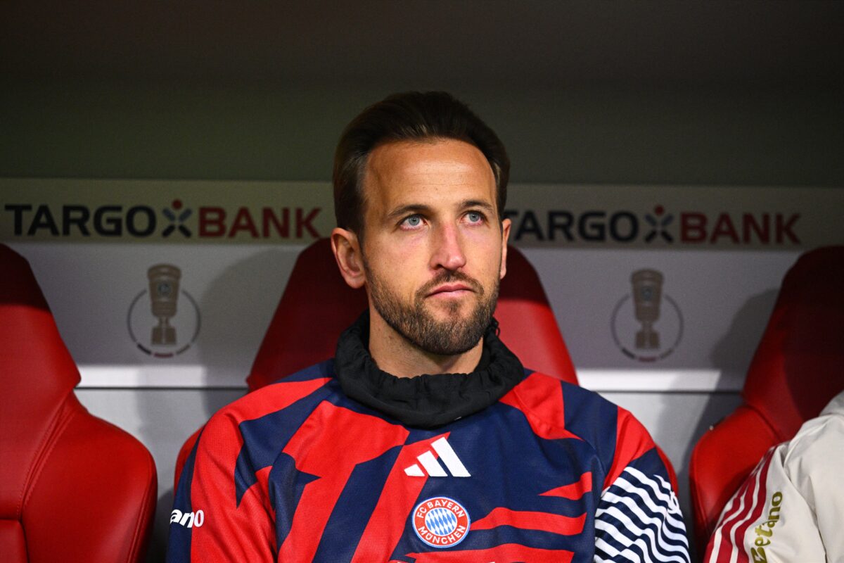 Bundesliga: Bayern Munich v Borussia Dortmund 2–2, Kane misses penalty Bundesliga: Bayern Munich v Borussia Dortmund 2–2, Kane misses penalty