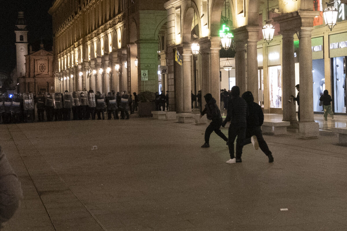 Protests: 12 people charged and 256 identified in Turin Protests: 12 people charged and 256 identified in Turin
