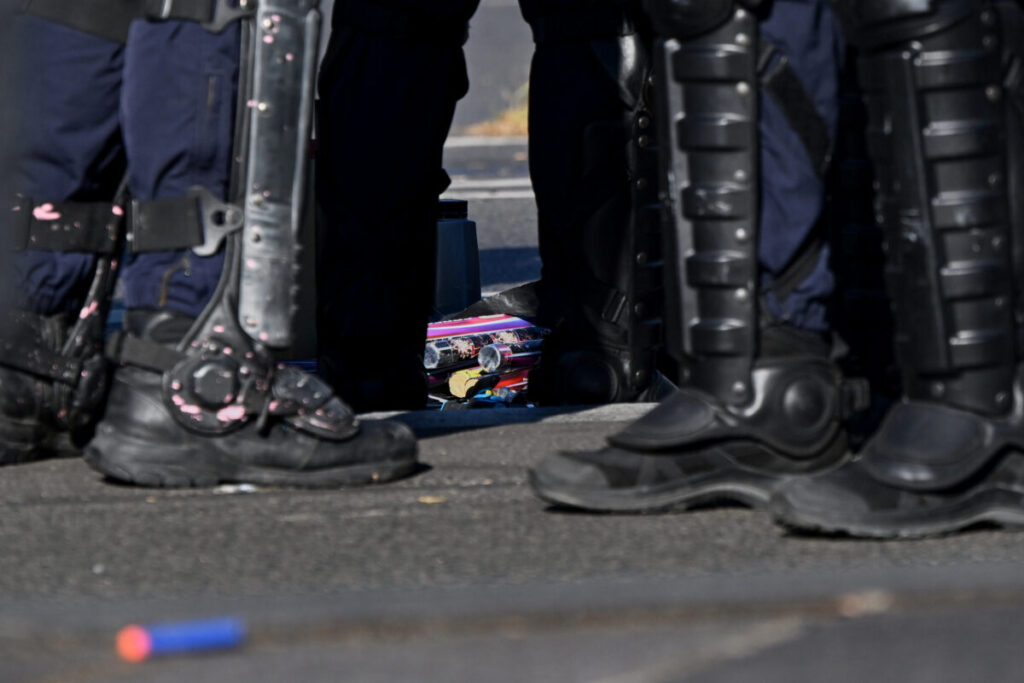 France: Molotov cocktail thrown at gendarmes in Paris; one officer slightly injured